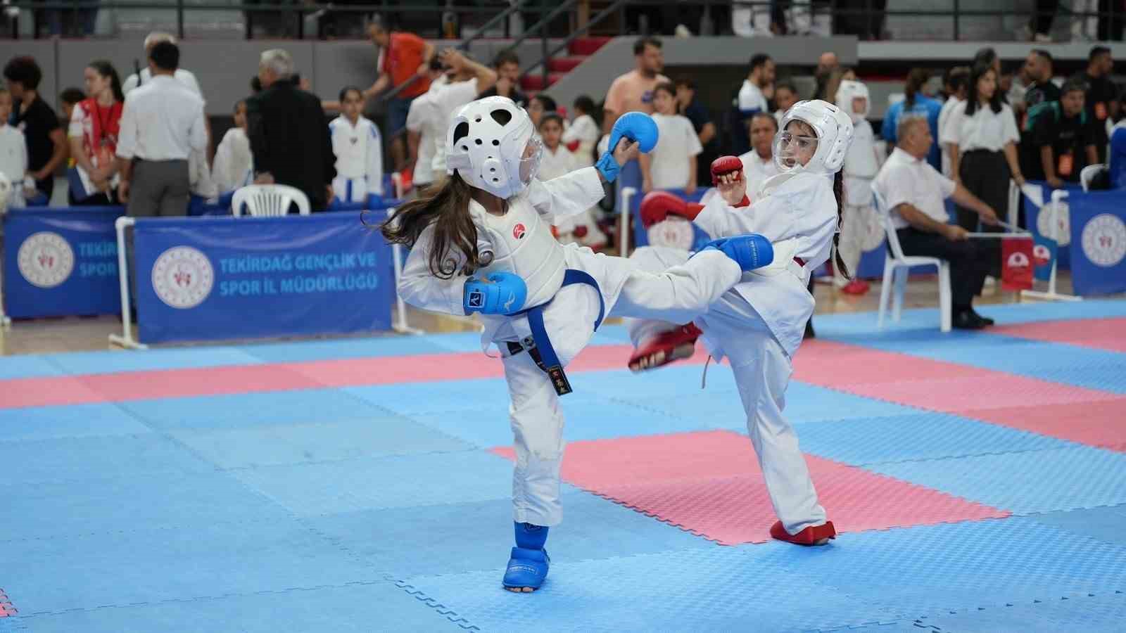 Asya’nın hayalleri yüzlerce çocuğun mücadelesine emanet