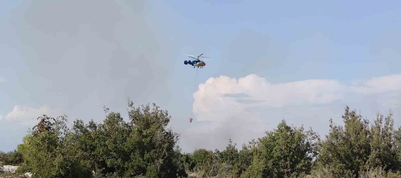 Silifke’de makilik alanda çıkan yangın söndürüldü