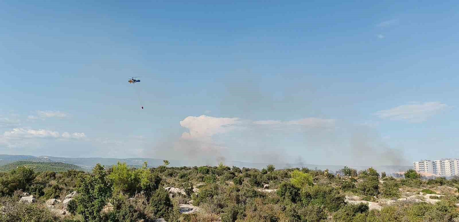 Silifke’de makilik alanda çıkan yangın söndürüldü