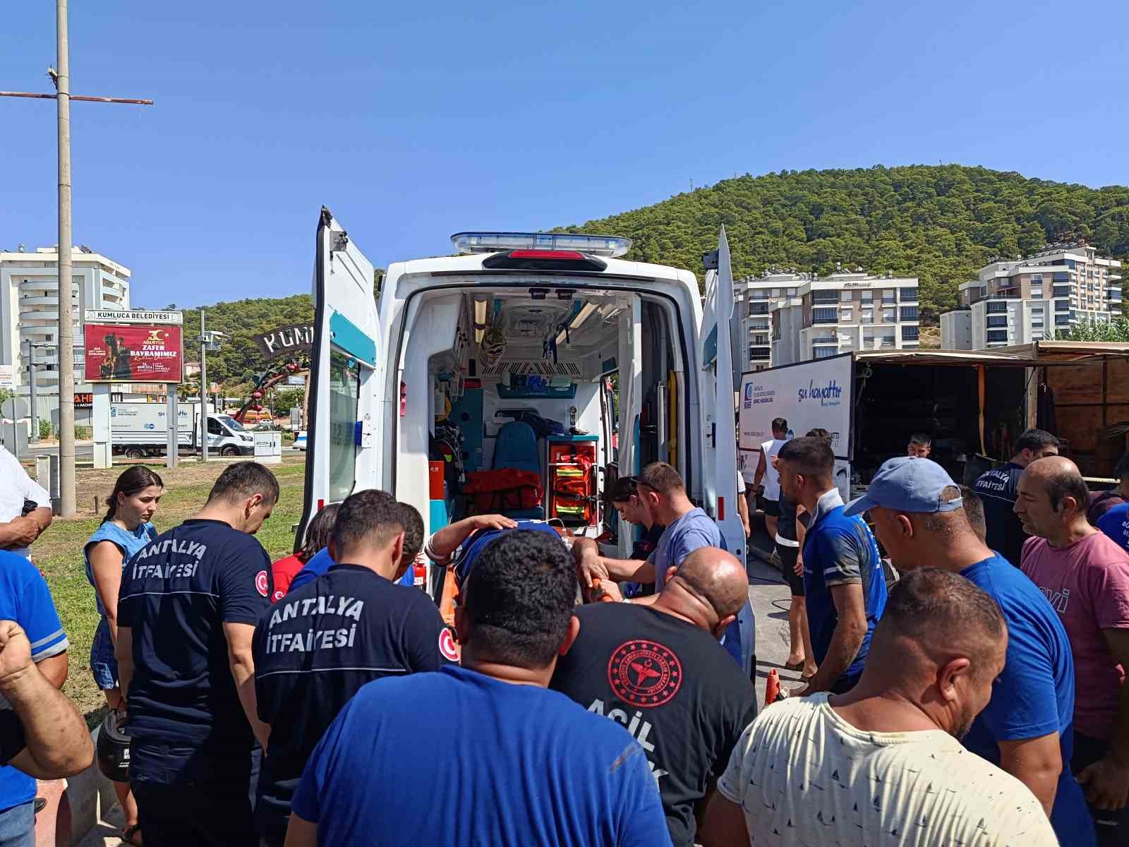 Göçükte mahsur kalan işçi için zamanla yarış