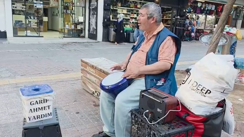 Kütahya’da "Garip Ahmet" gönüllere dokunuyor