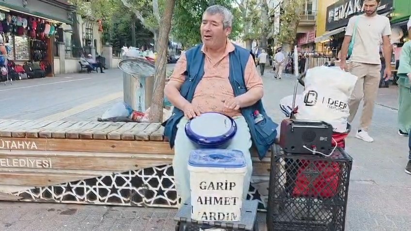 Kütahya’da "Garip Ahmet" gönüllere dokunuyor