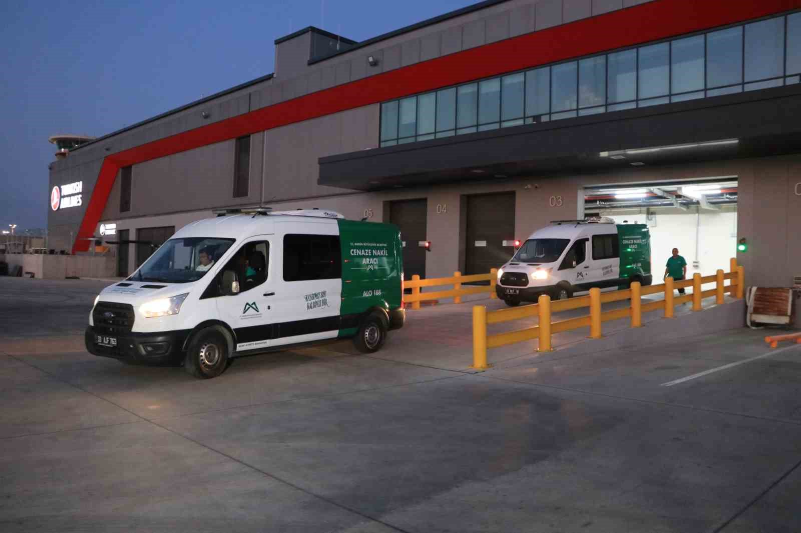 Girne’deki feribot faciasında ölen 2 kişinin cenazesi Mersin’e getirildi