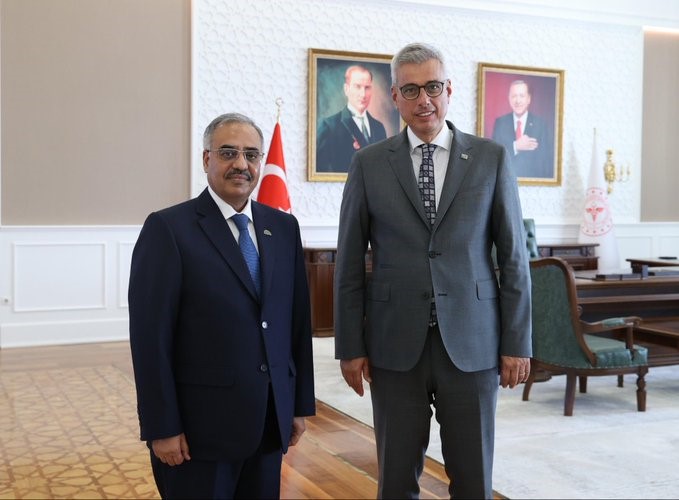 Bakan Memişoğlu, D-8 Genel Sekreteri Mahmood ile bir araya geldi
