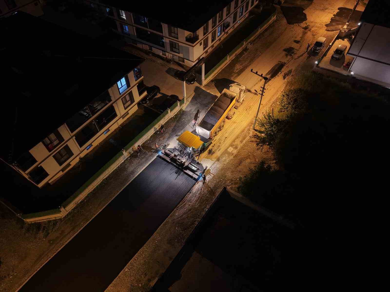 Düzce’de asfalt çalışmaları gece gündüz devam ediyor