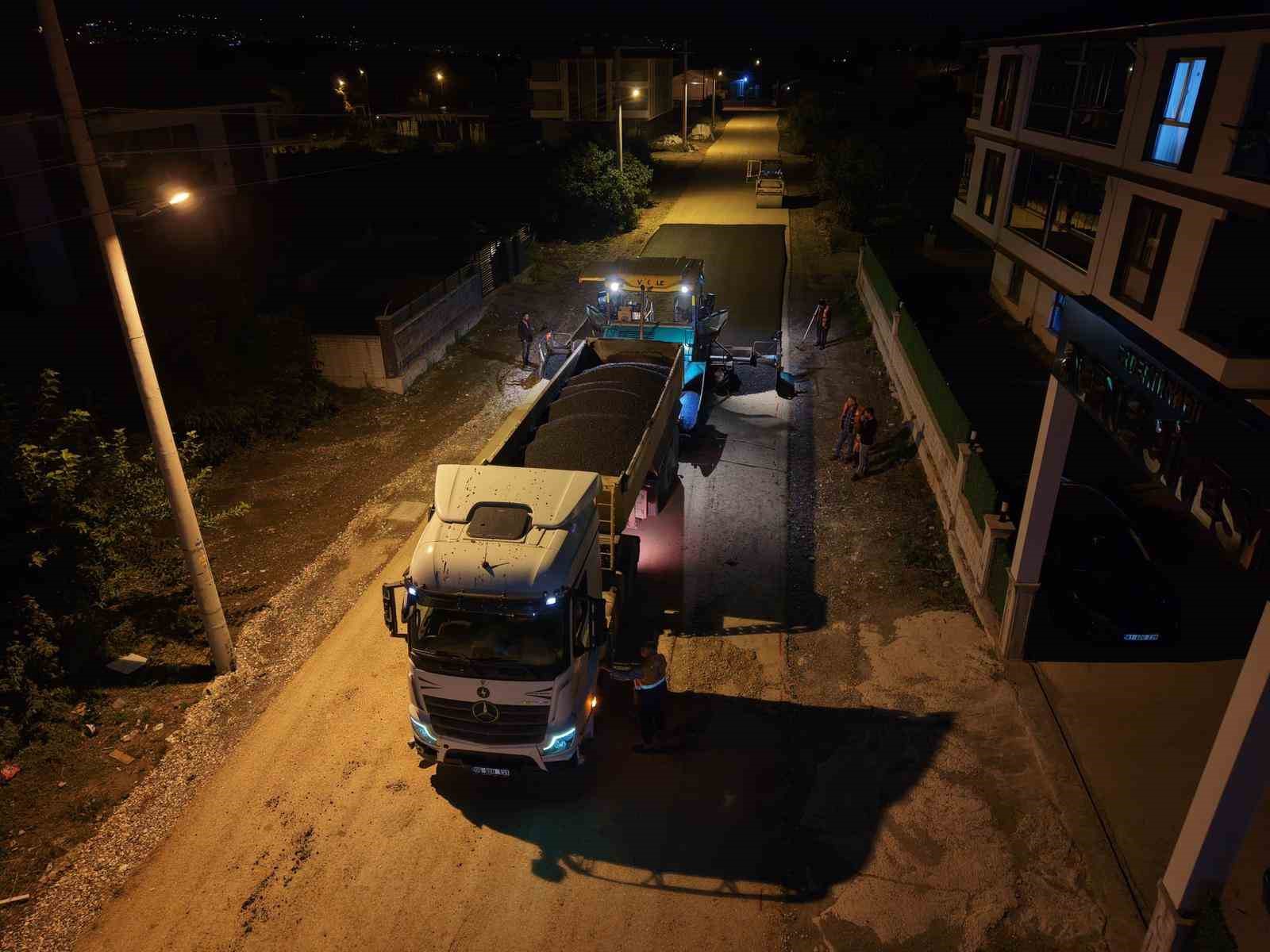 Düzce’de asfalt çalışmaları gece gündüz devam ediyor