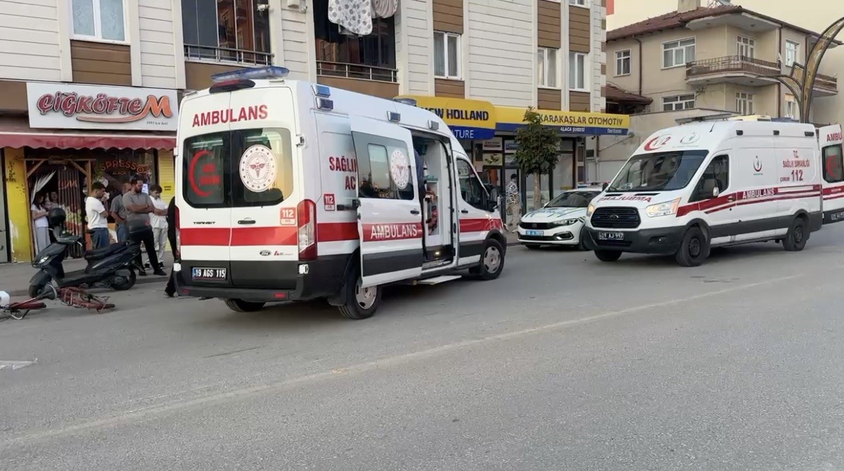 Çorum’da motosiklet ile bisiklet çarpıştı: 2 yaralı