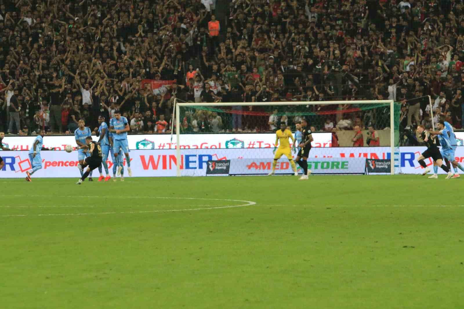 Tredyol Süper Lig: Amed Sportif Faaliyetler: 1 - Trabzonspor: 1 (İlk yarı)