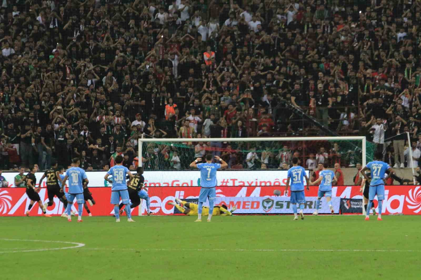 Tredyol Süper Lig: Amed Sportif Faaliyetler: 1 - Trabzonspor: 1 (İlk yarı)