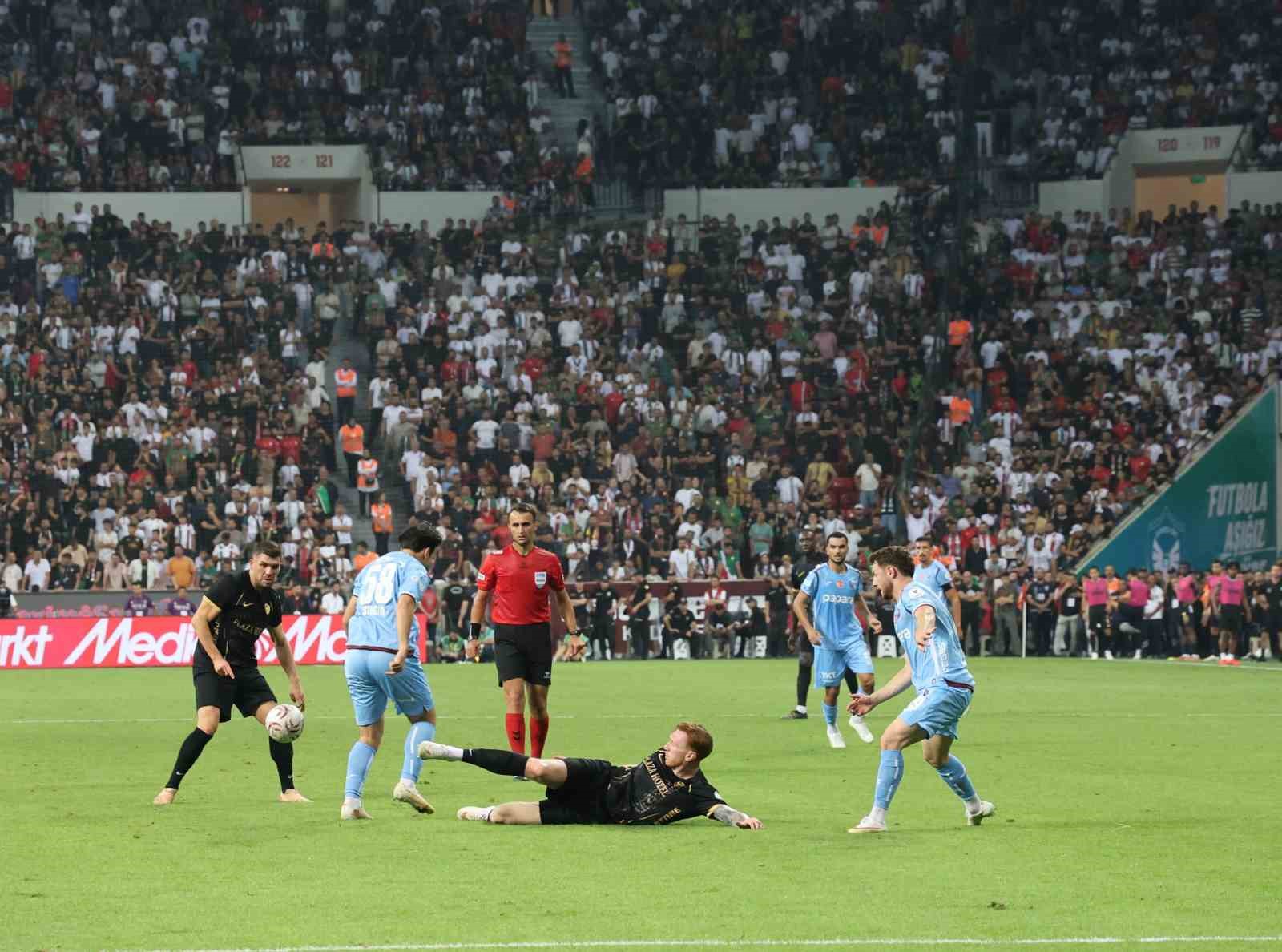 Tredyol Süper Lig: Amed Sportif Faaliyetler: 1 - Trabzonspor: 1 (İlk yarı)