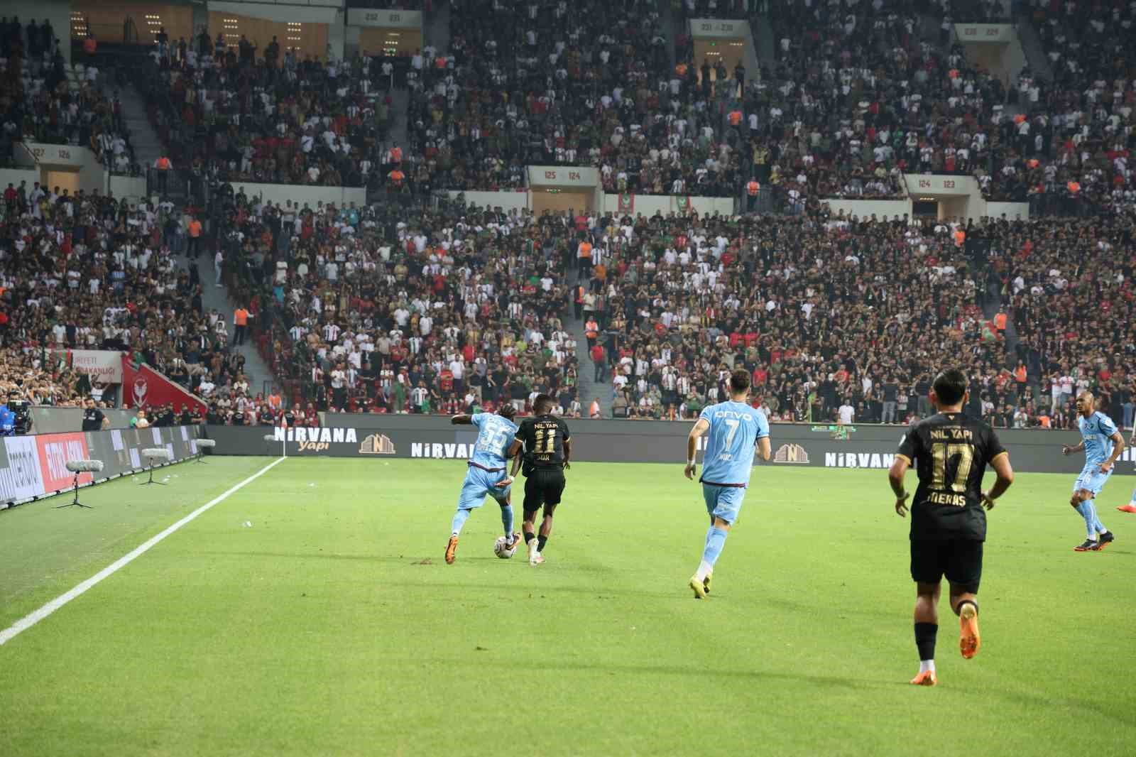 Tredyol Süper Lig: Amed Sportif Faaliyetler: 1 - Trabzonspor: 1 (İlk yarı)