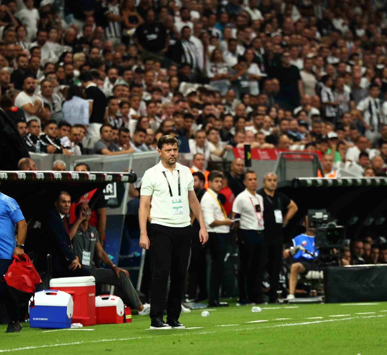 Trendyol Süper Lig: Beşiktaş: 2 - Çorum FK: 0 (İlk yarı)
