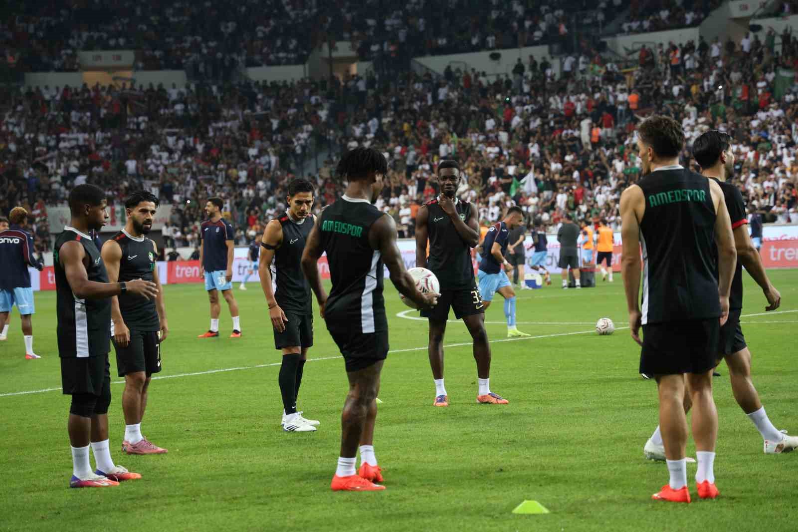 Trendyol Süper Lig: Amed SF: 0 - Trabzonspor: 1 (Maç devam ediyor)