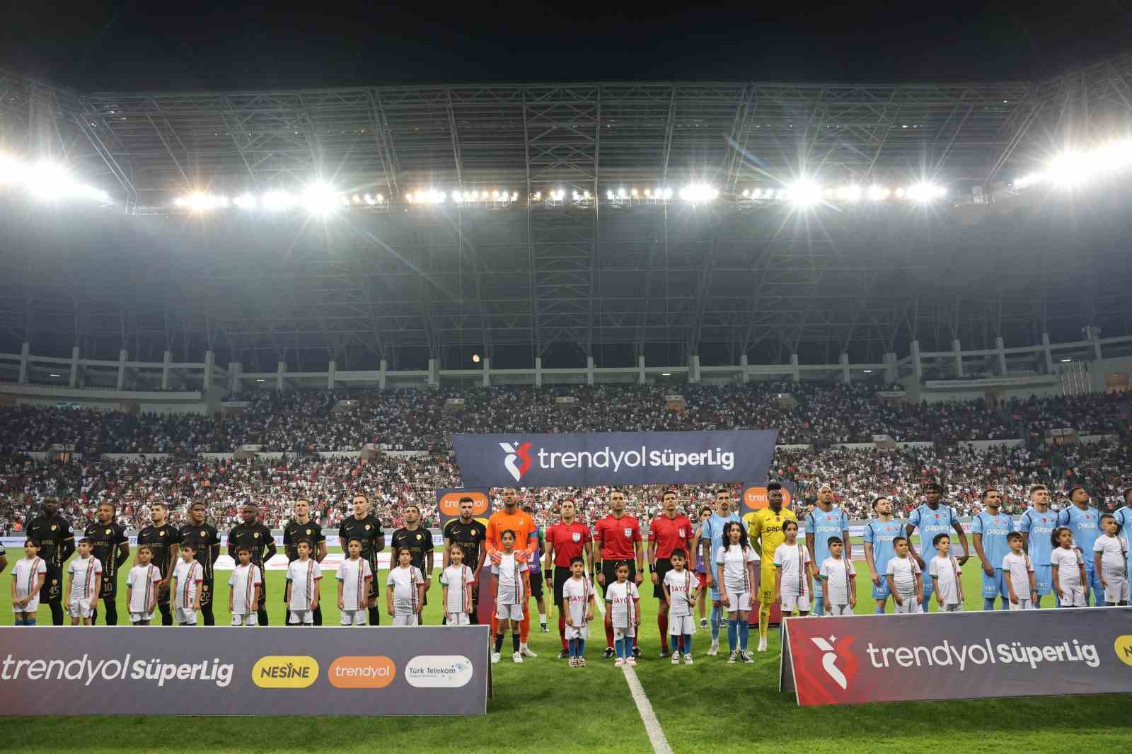 Trendyol Süper Lig: Amed SF: 0 - Trabzonspor: 1 (Maç devam ediyor)