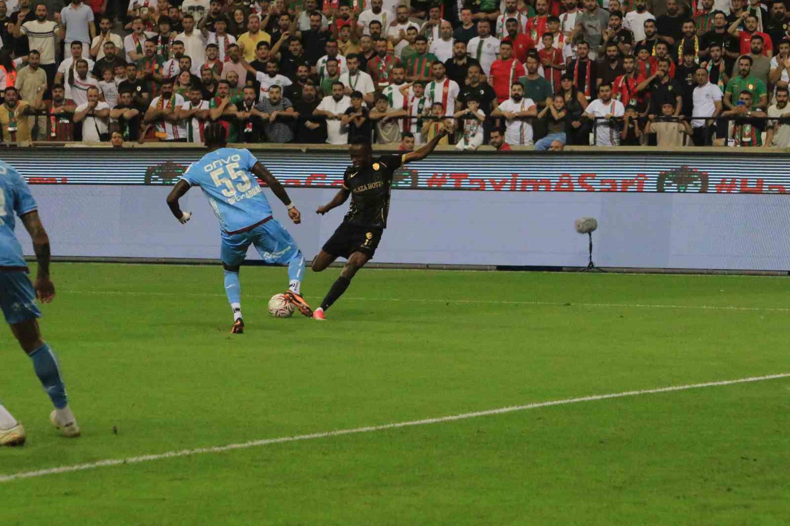 Trendyol Süper Lig: Amed SF: 0 - Trabzonspor: 1 (Maç devam ediyor)