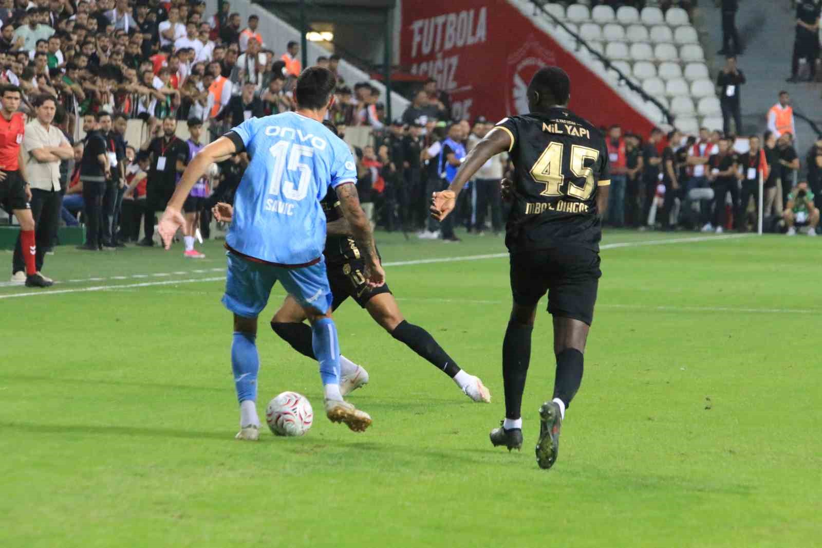 Trendyol Süper Lig: Amed SF: 0 - Trabzonspor: 1 (Maç devam ediyor)