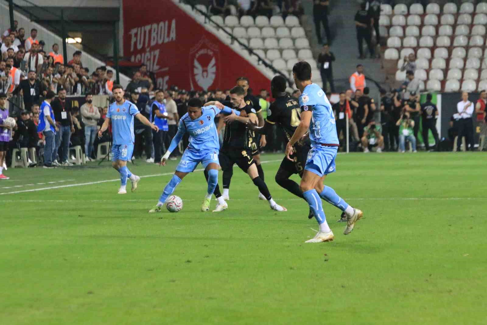 Trendyol Süper Lig: Amed SF: 0 - Trabzonspor: 1 (Maç devam ediyor)