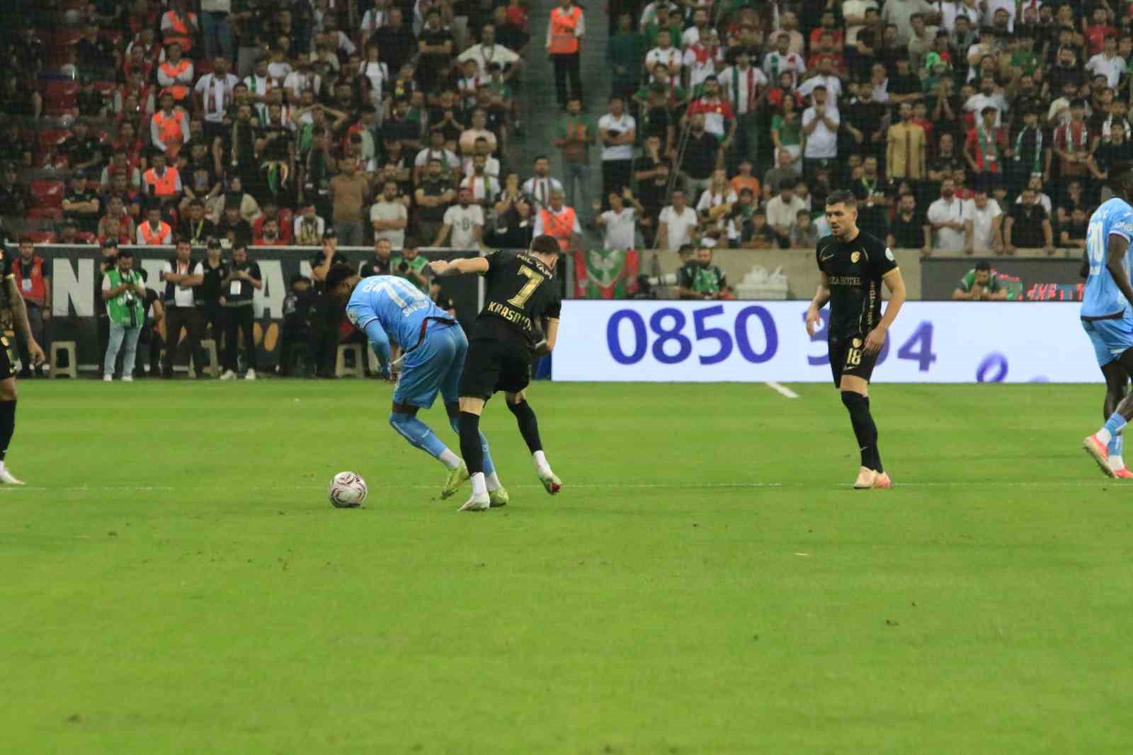 Trendyol Süper Lig: Amed SF: 0 - Trabzonspor: 1 (Maç devam ediyor)