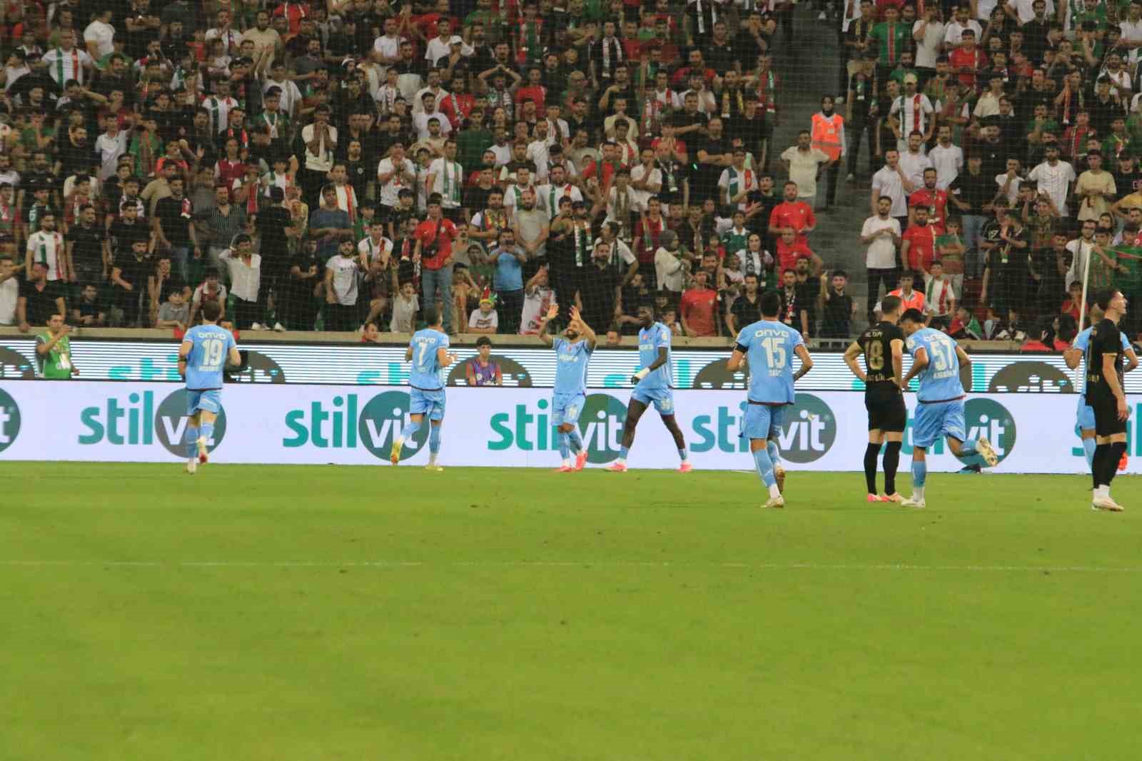 Trendyol Süper Lig: Amed SF: 0 - Trabzonspor: 1 (Maç devam ediyor)