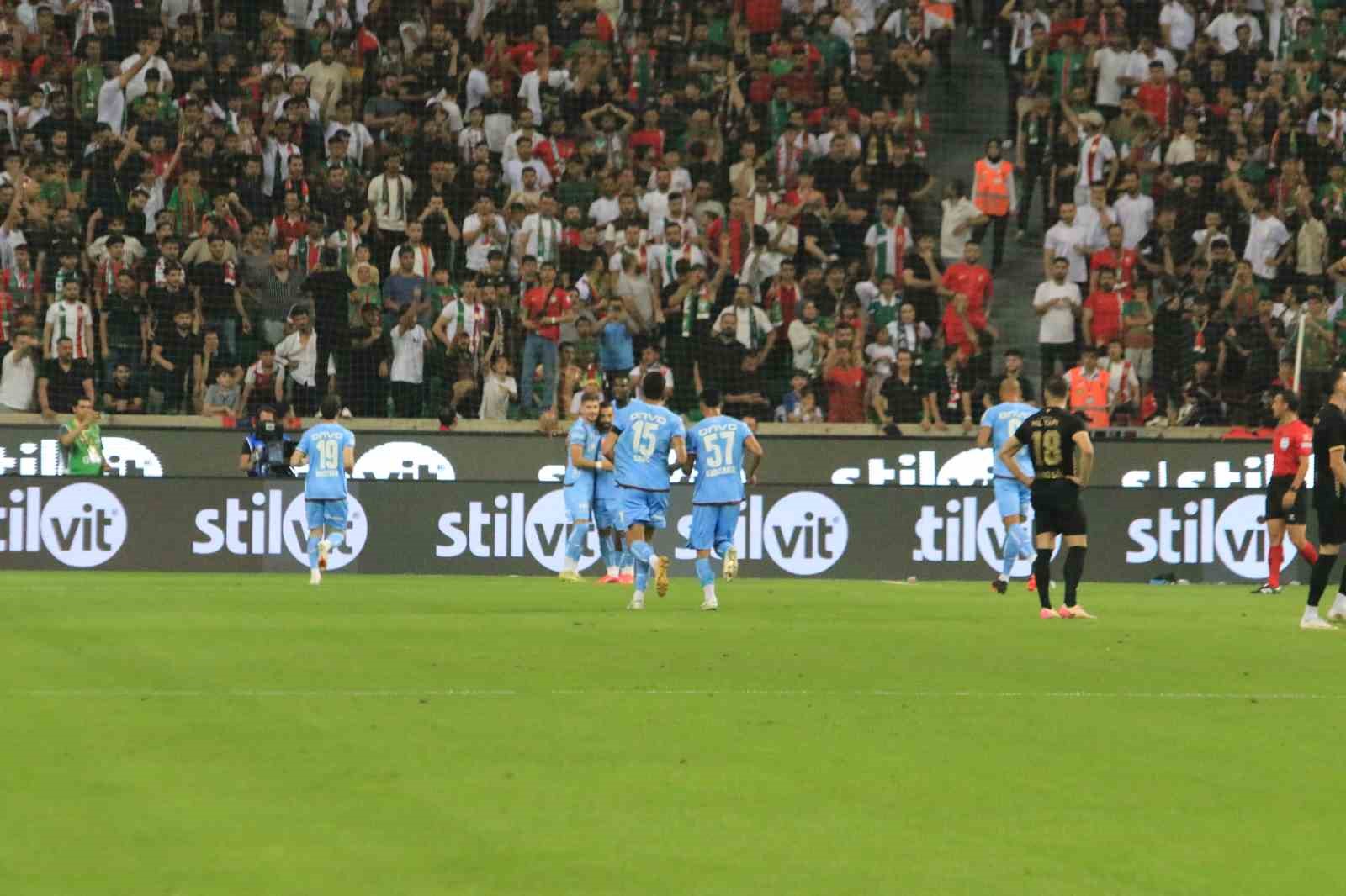 Trendyol Süper Lig: Amed SF: 0 - Trabzonspor: 1 (Maç devam ediyor)