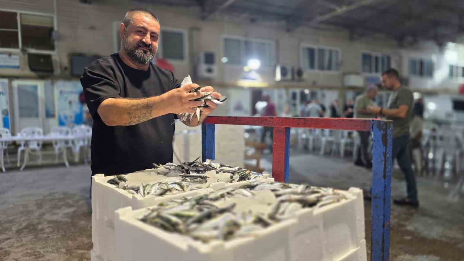 Denizlerde av sezonu başladı, Marmara’da ilk gün sardalya bereketi yaşandı