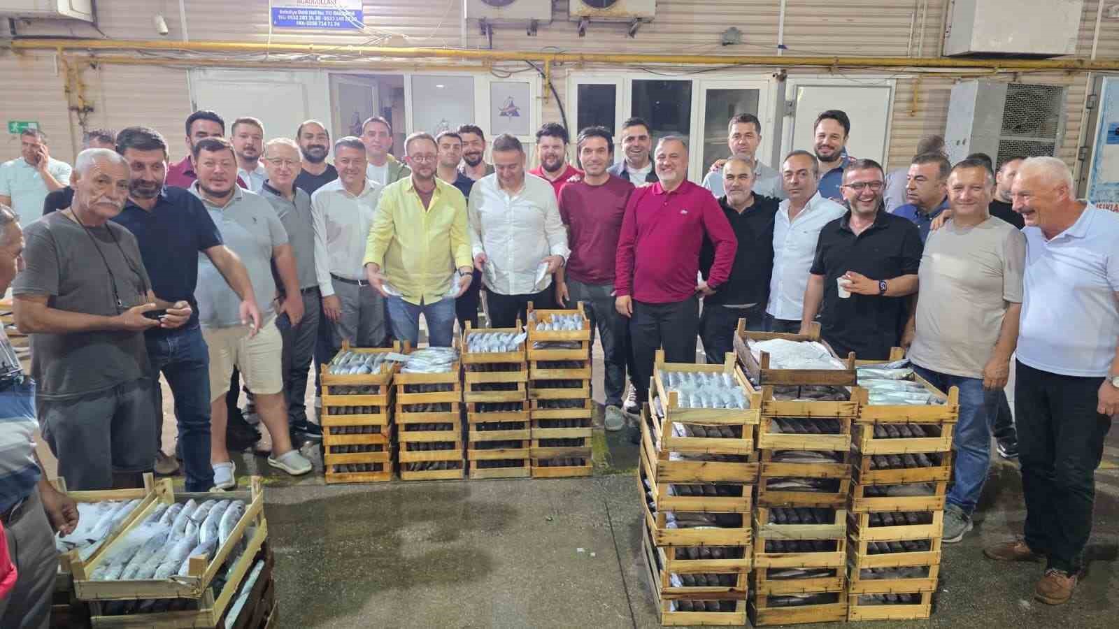 Denizlerde av sezonu başladı, Marmara’da ilk gün sardalya bereketi yaşandı