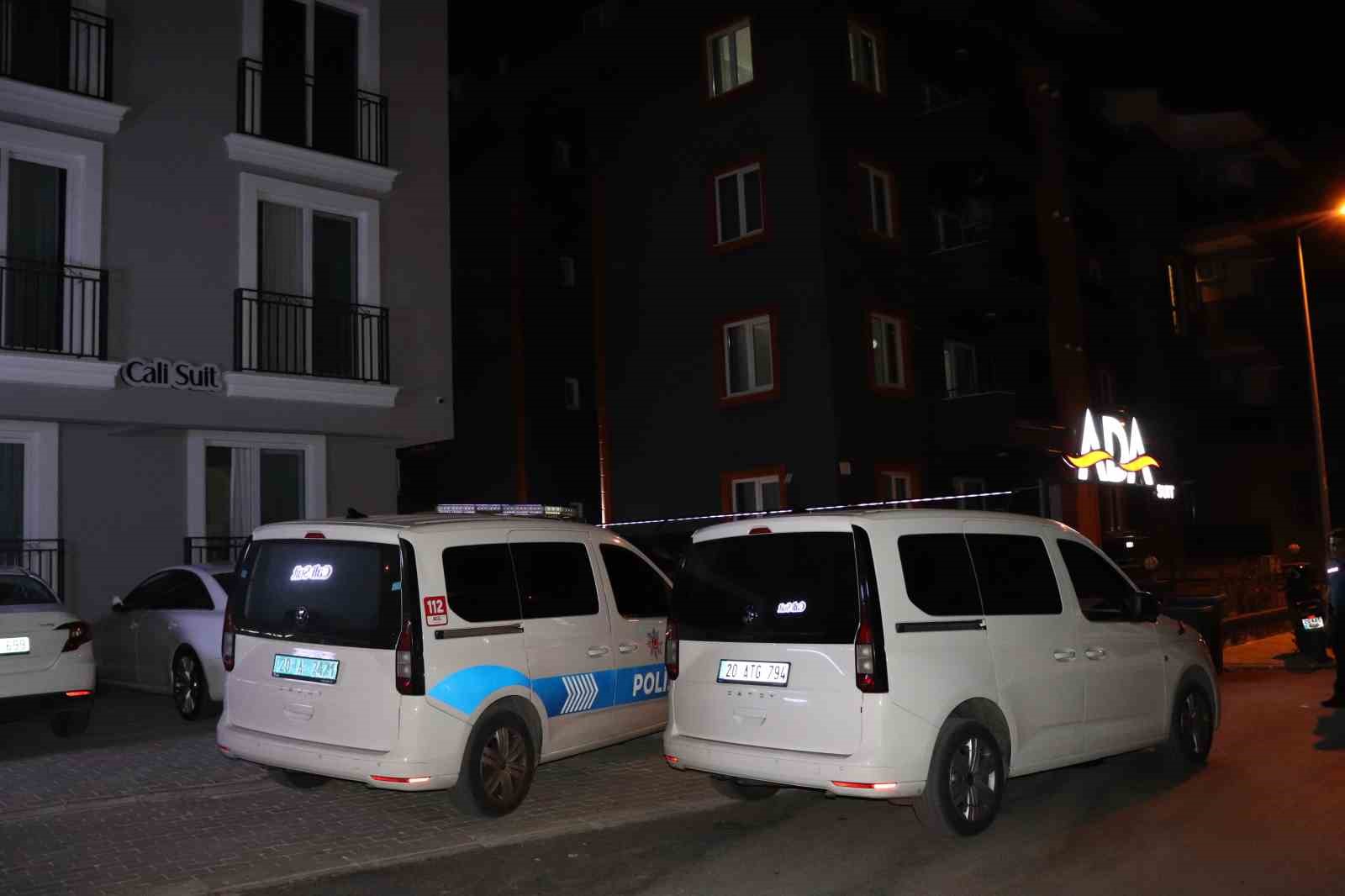 Ev arkadaşları arasında çıkan tartışmada kan aktı