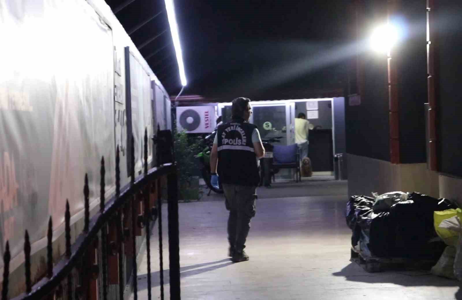 Ev arkadaşları arasında çıkan tartışmada kan aktı