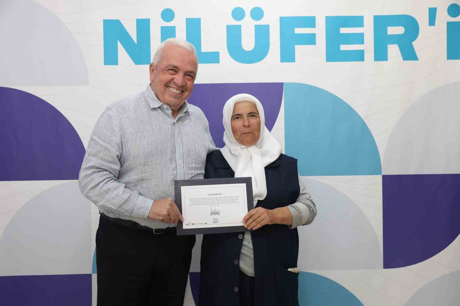 Nilüfer Belediyesi kursiyerleri sertifikalarını aldı