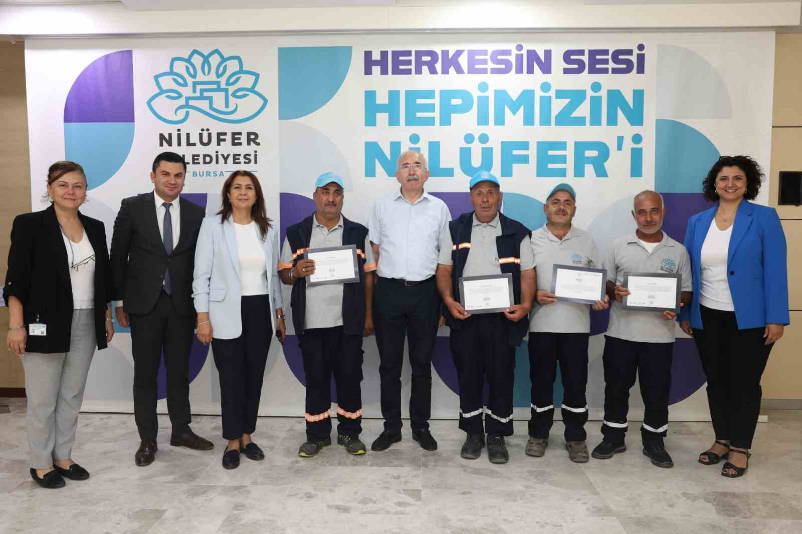 Nilüfer Belediyesi kursiyerleri sertifikalarını aldı