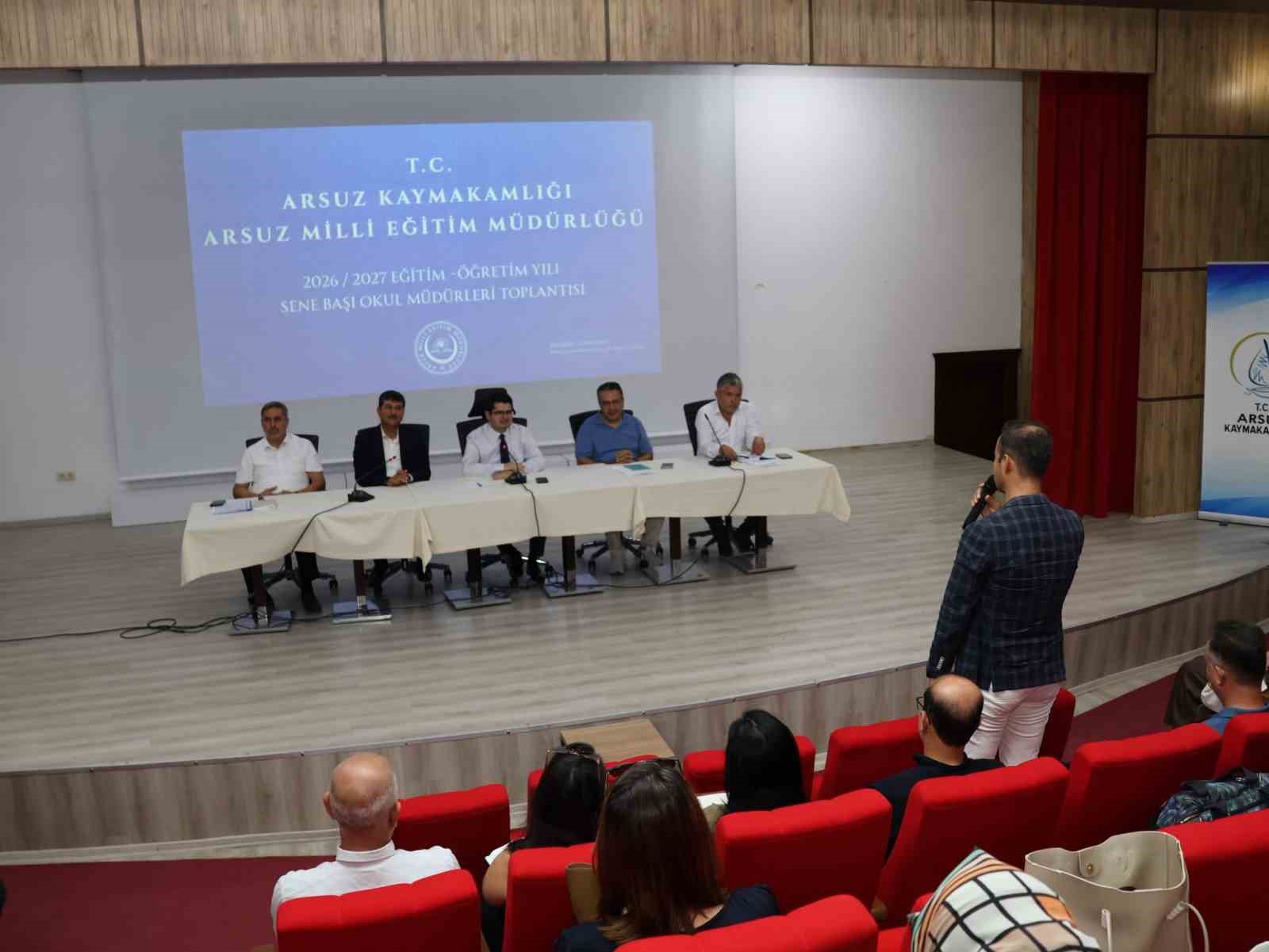 Arsuz’da okul müdürleri toplantısı yapıldı