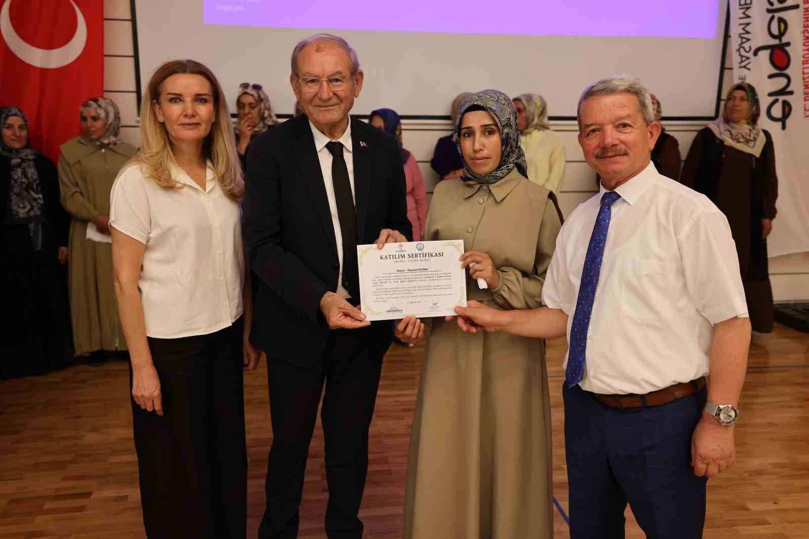 Büyükşehirle hayatları değişen kadınlar sertifikalarını aldı