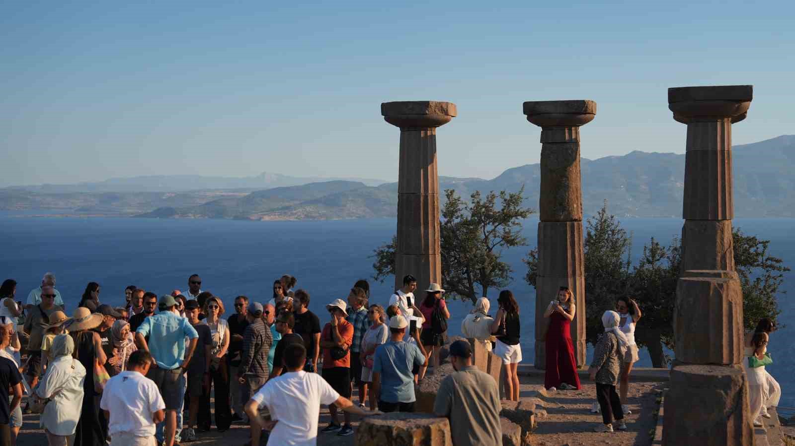 Çanakkale’de festivalin üçüncü gününde Assos Ören Yeri keşfedildi