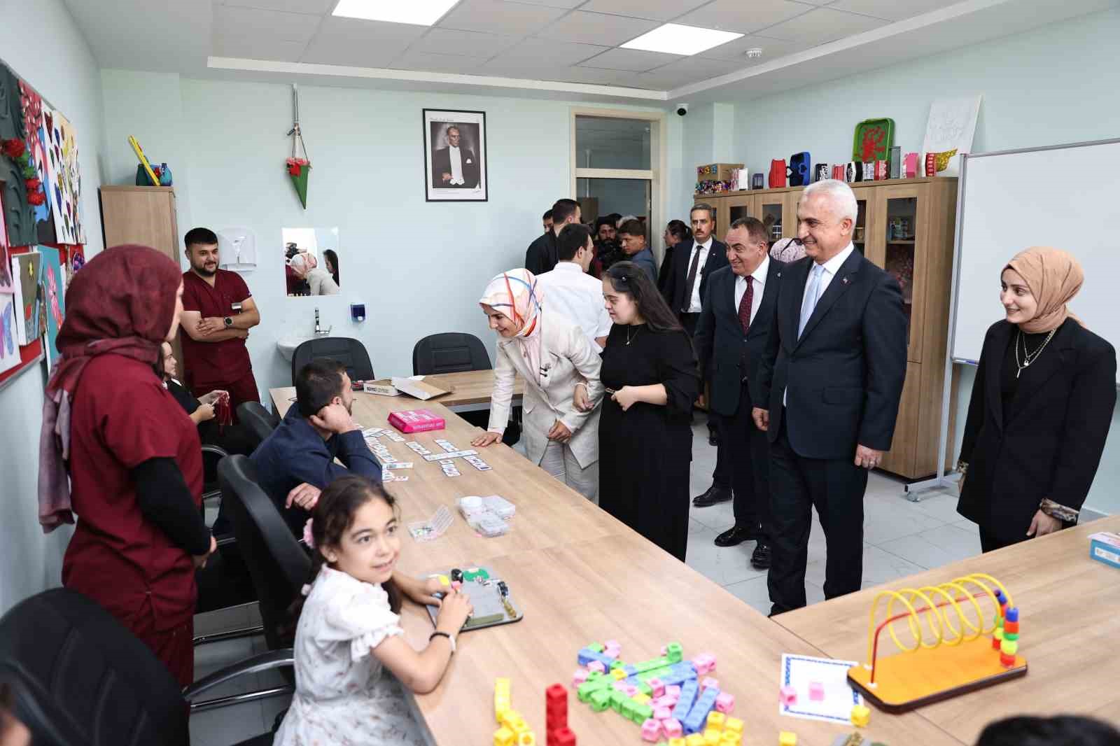 Aile ve Sosyal Hizmetler Bakanı Göktaş: "Çocuklarımızın ev ortamında büyüdüğü bir modeli hayata geçirdik"