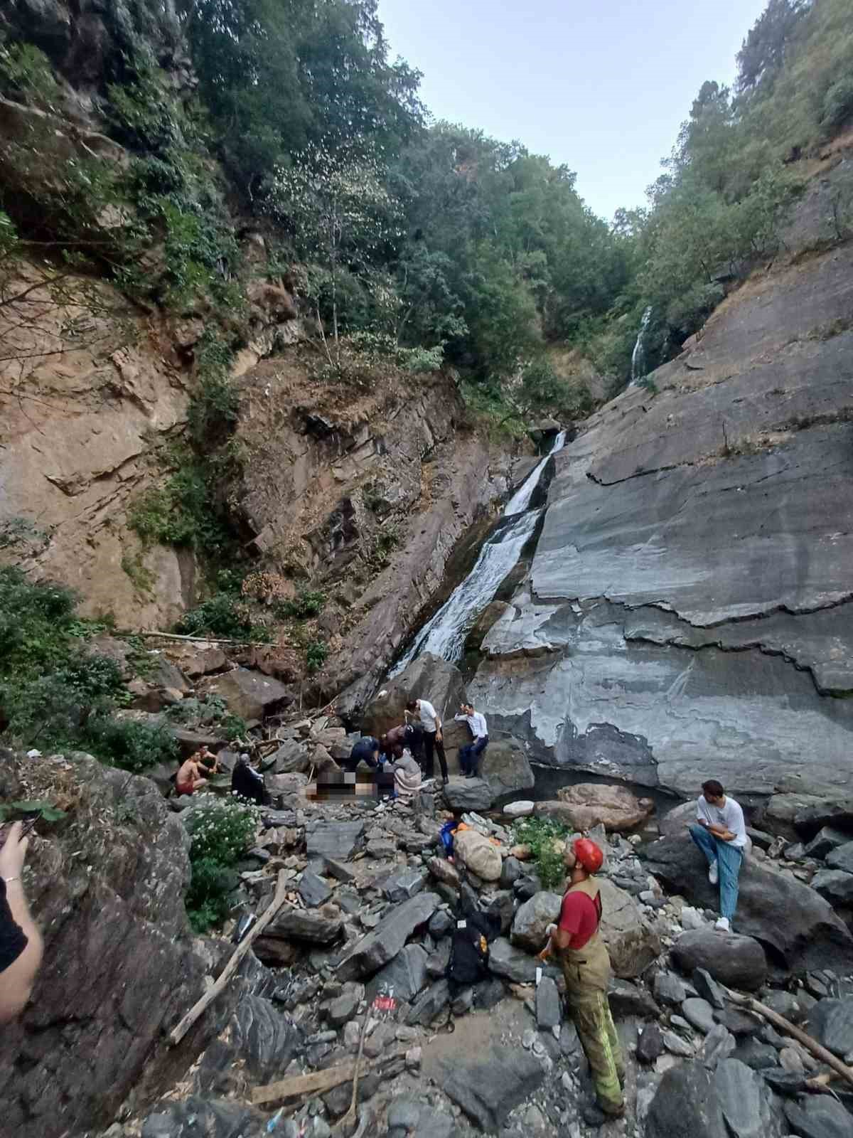 Uludağ’da facia: 70 metrelik şelaleden düşen kadın hayatını kaybetti