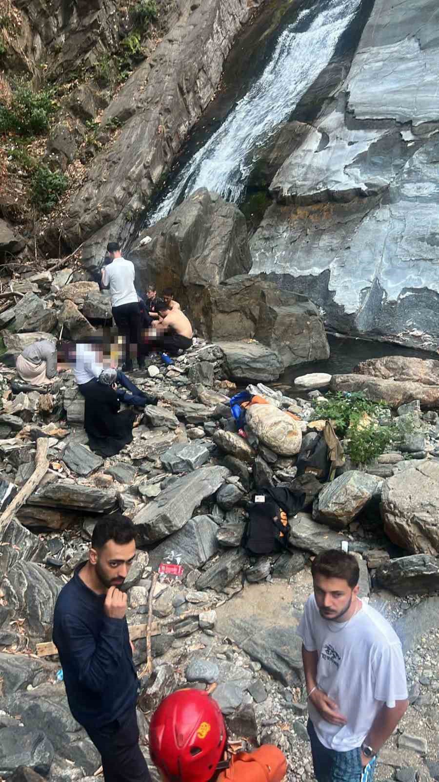 Uludağ’da facia: 70 metrelik şelaleden düşen kadın hayatını kaybetti