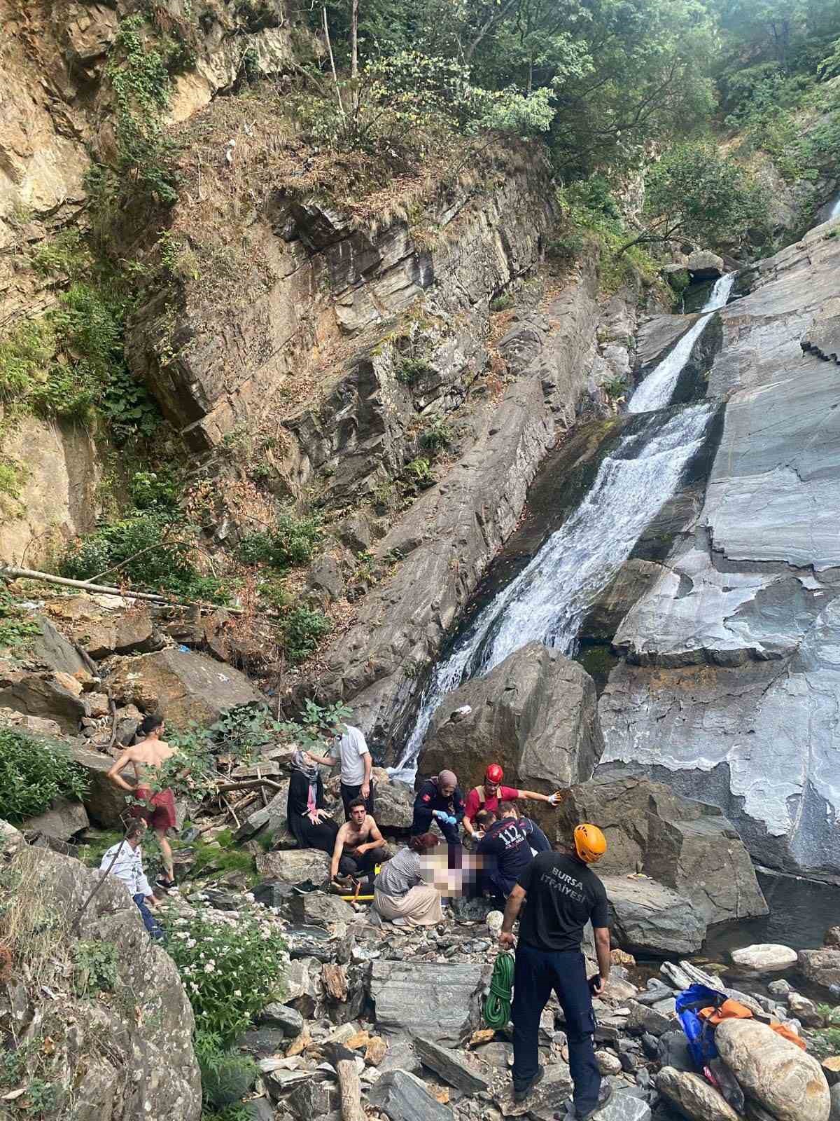 Uludağ’da facia: 70 metrelik şelaleden düşen kadın hayatını kaybetti