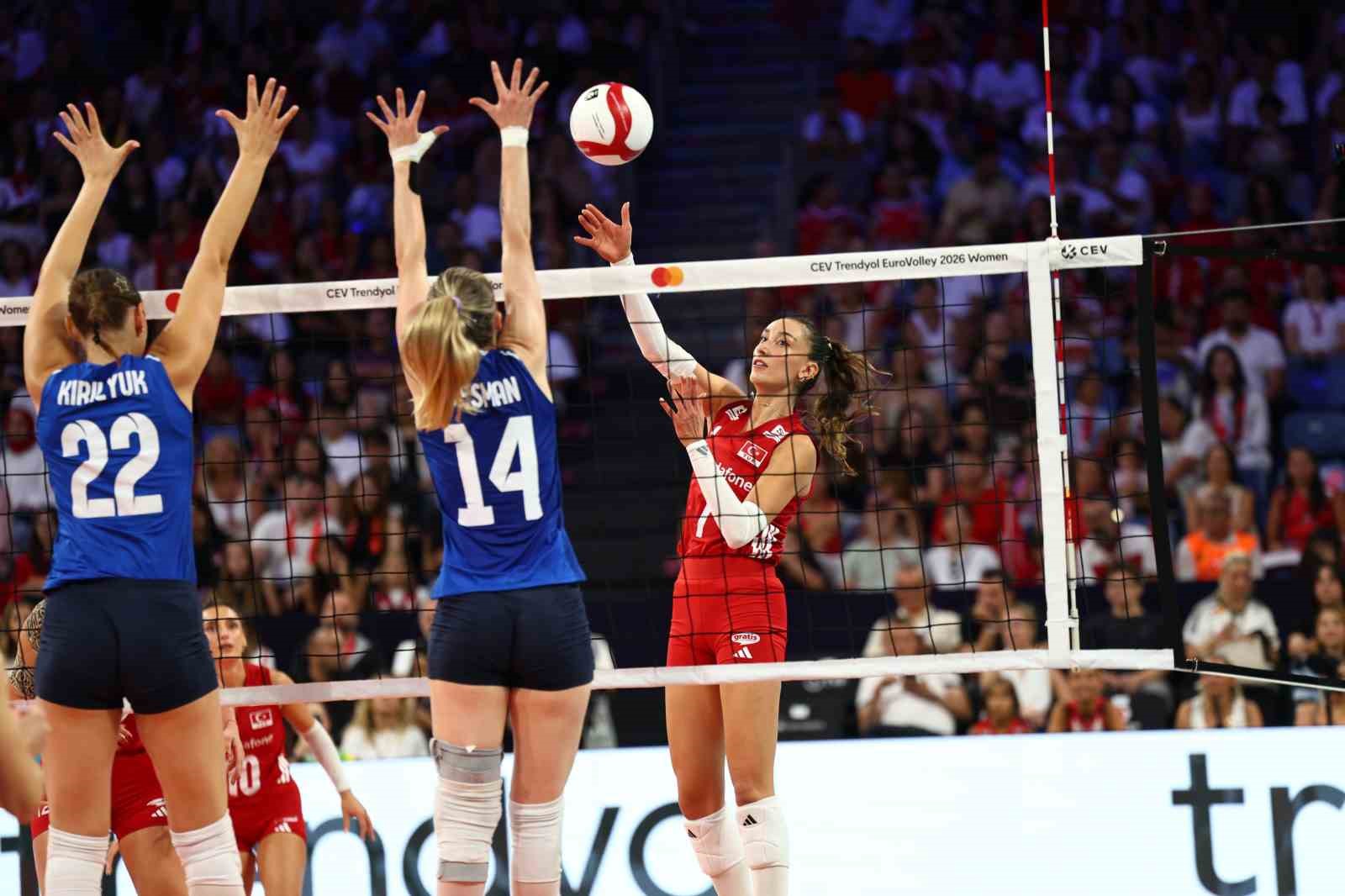 Milliler, CEV Avrupa Şampiyonası’nda çeyrek finale yükseldi