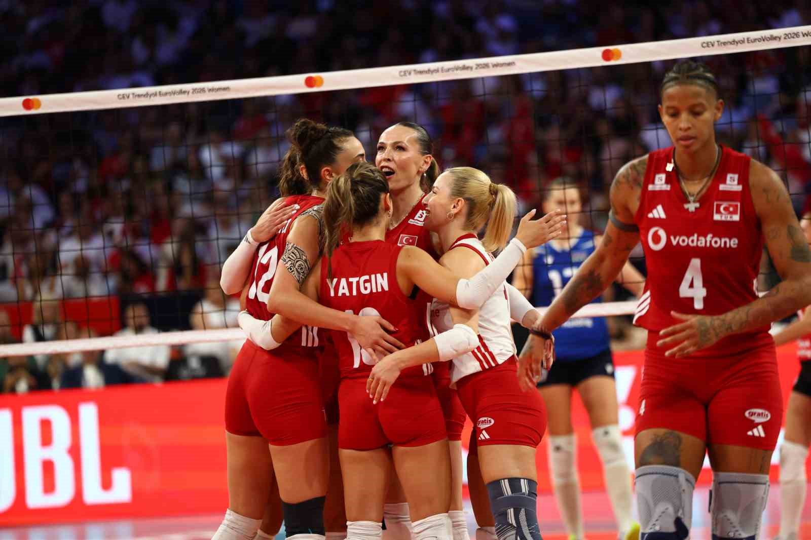 Milliler, CEV Avrupa Şampiyonası’nda çeyrek finale yükseldi