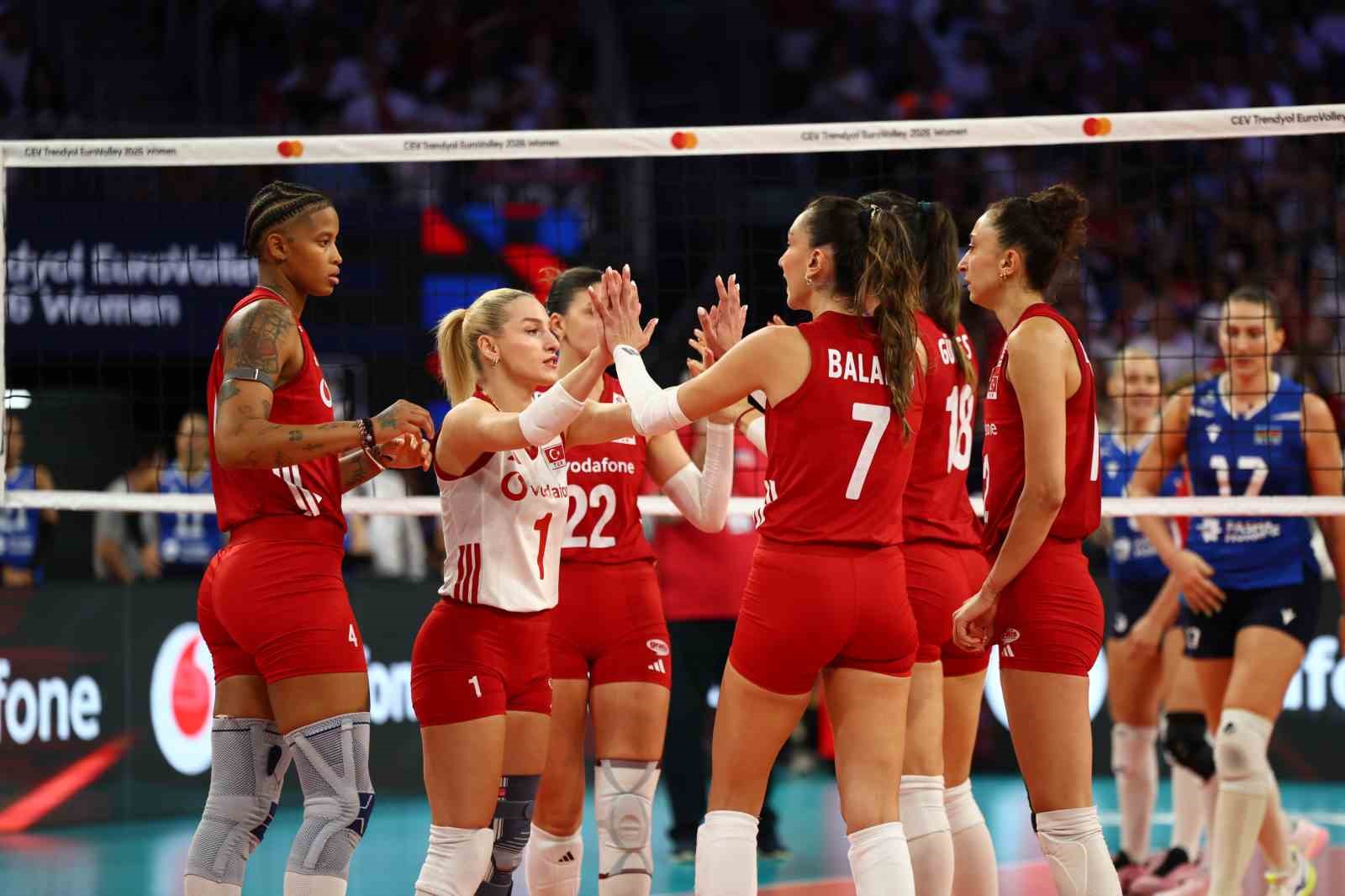 Milliler, CEV Avrupa Şampiyonası’nda çeyrek finale yükseldi