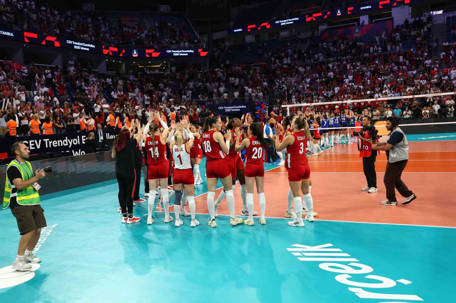 Milliler, CEV Avrupa Şampiyonası’nda çeyrek finale yükseldi