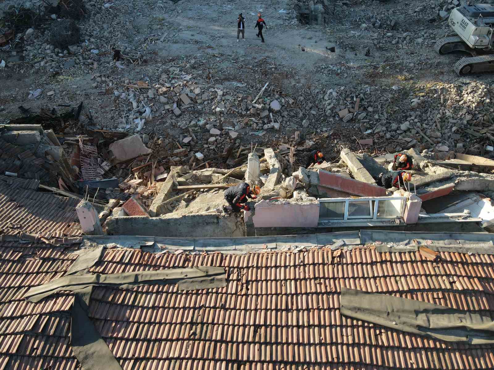"Habersiz" bina çökmesi tatbikatı gerçeği aratmadı: Ekipler seferber oldu