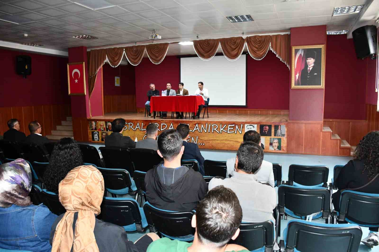 Sarıkamış’ta 2026-2027 eğitim yılı öncesi okul müdürleri toplantısı: Güvenlik tedbirleri ele alındı