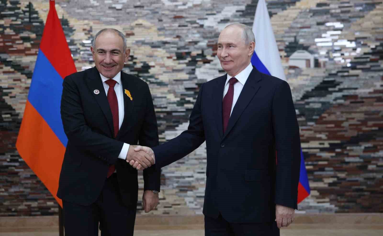 Putin’den Paşinyan’a: "(AB’ye katılma süreci) Bu kararı mümkün olan en kısa sürede verin"