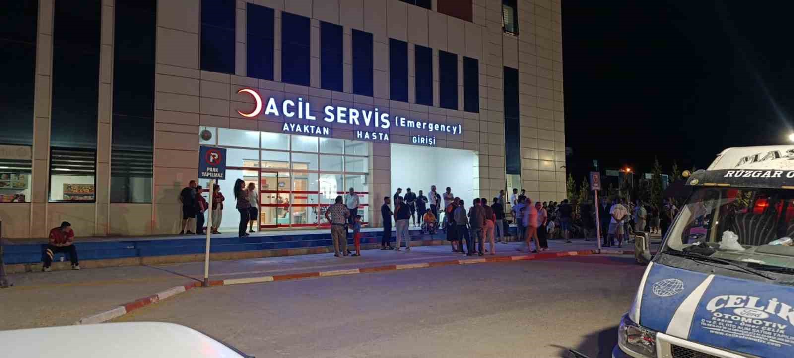 Çanakkale’de yolun karşısına geçmeye çalışan aileye otomobil çarptı: 5 yaşındaki Masal hayatını kaybetti