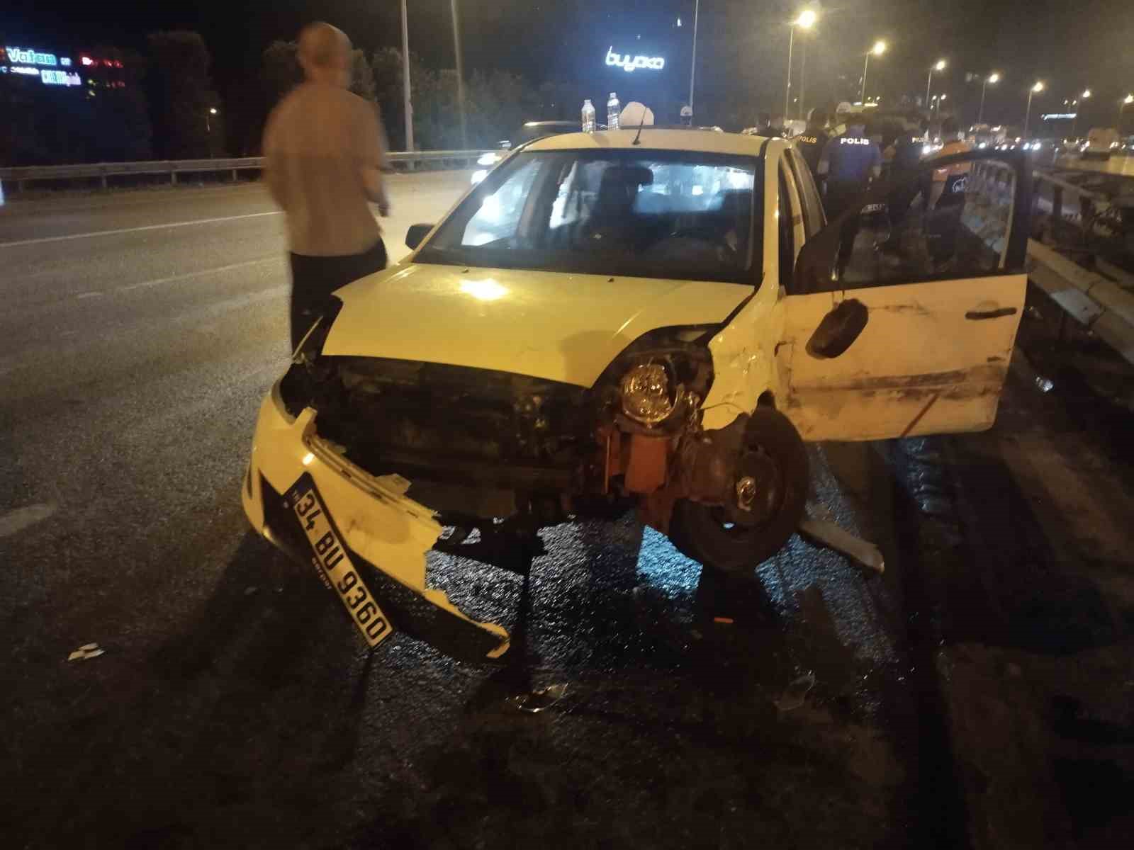 Ümraniye’de zincirleme kaza: 3 yaralı