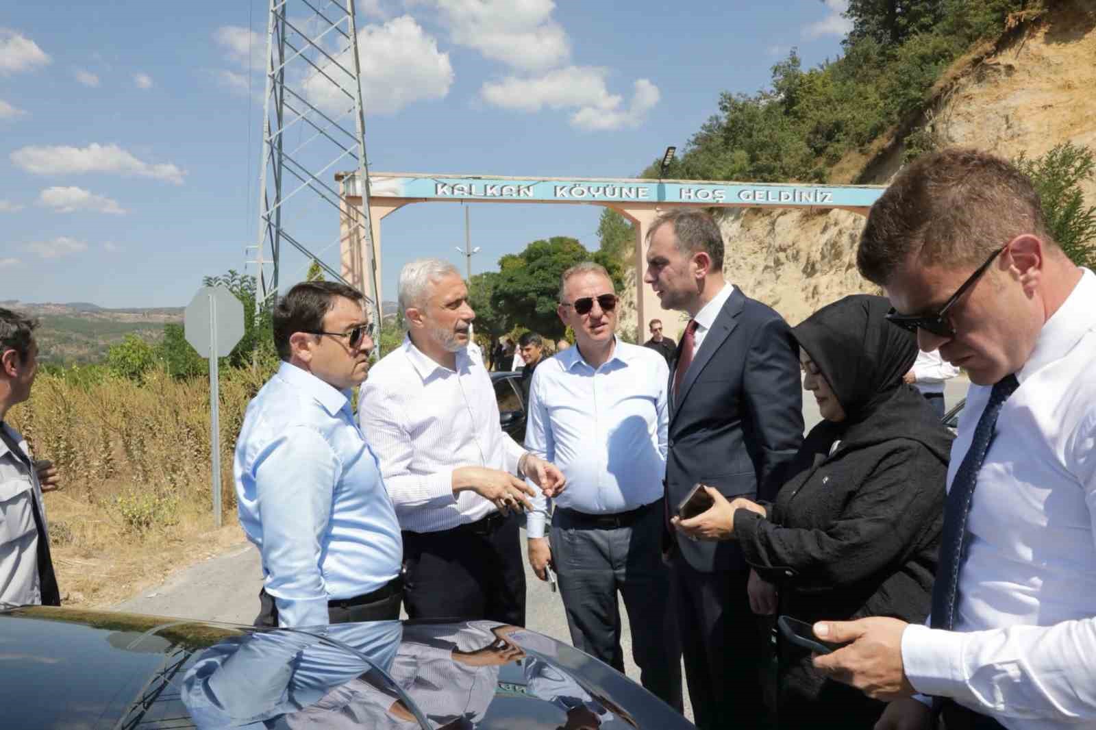 Vali Musa Işın, yol yapım çalışmalarını yerinde inceledi