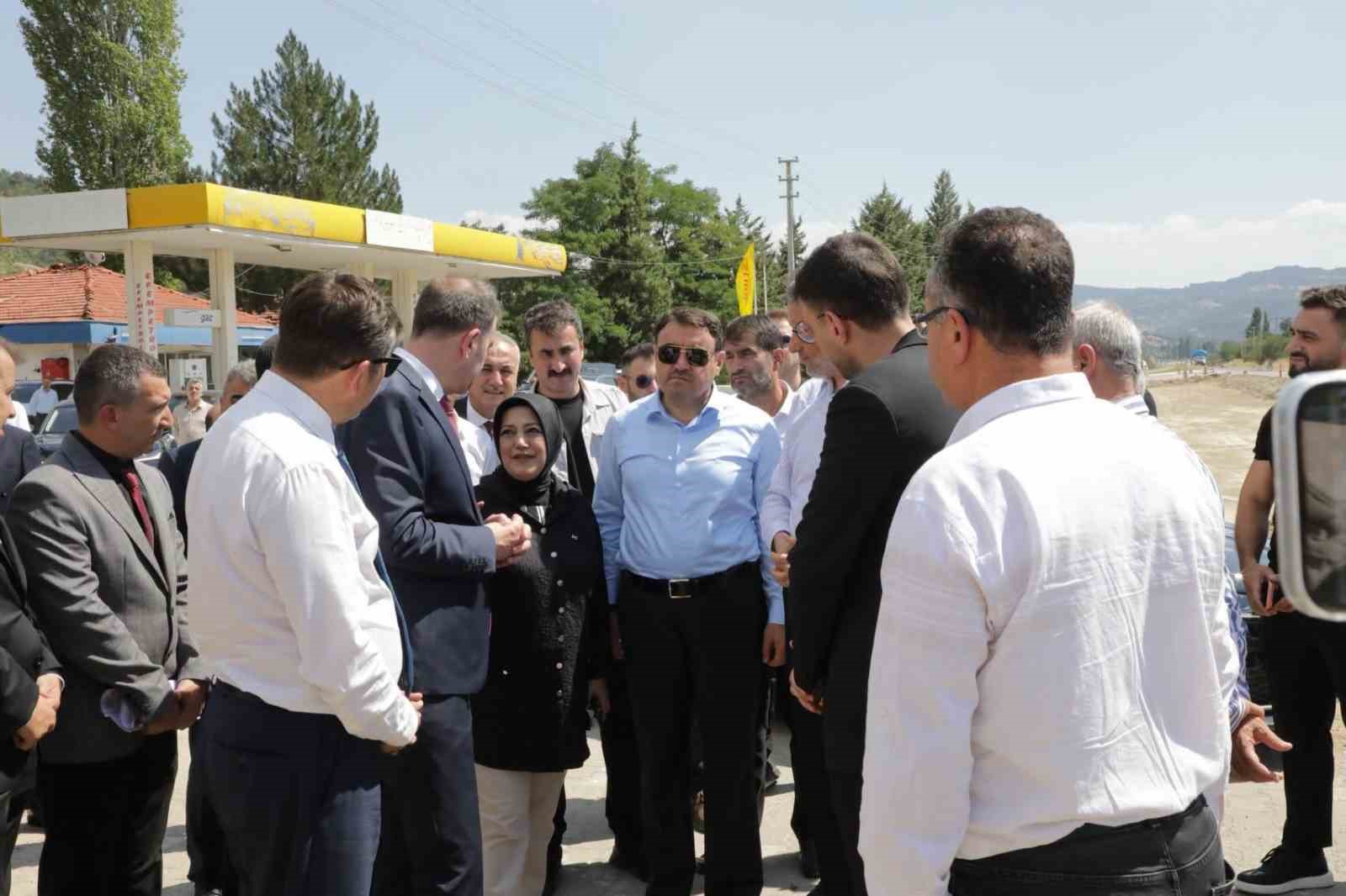 Vali Musa Işın, yol yapım çalışmalarını yerinde inceledi