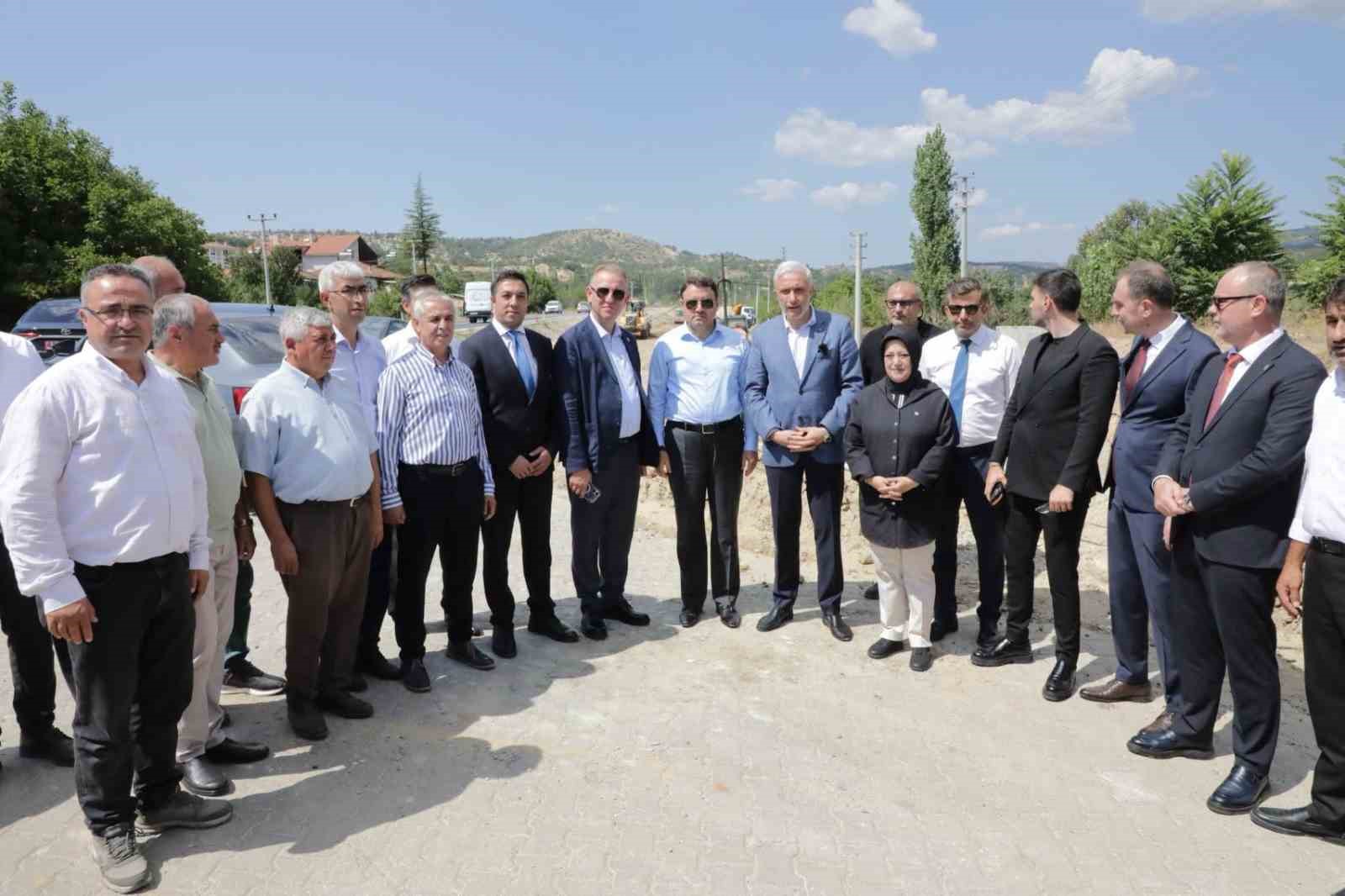 Vali Musa Işın, yol yapım çalışmalarını yerinde inceledi