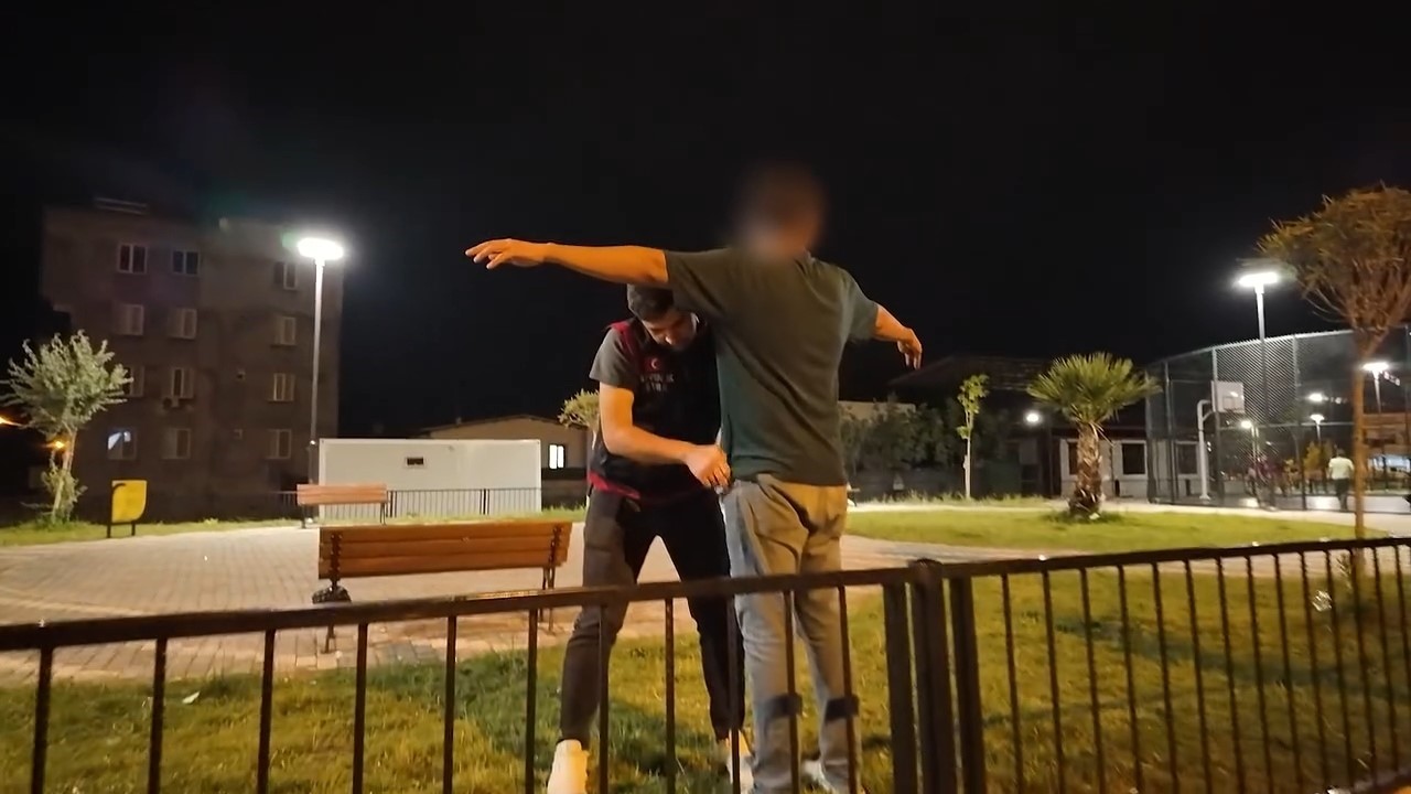 Adıyaman’da asayiş uygulamasında 2 aranan şahıs yakalandı